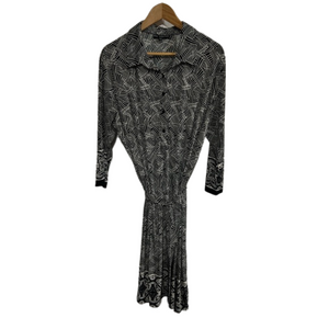 Mlle Gabrielle XL dress bottom closure from waist up. 3/4 sleeves